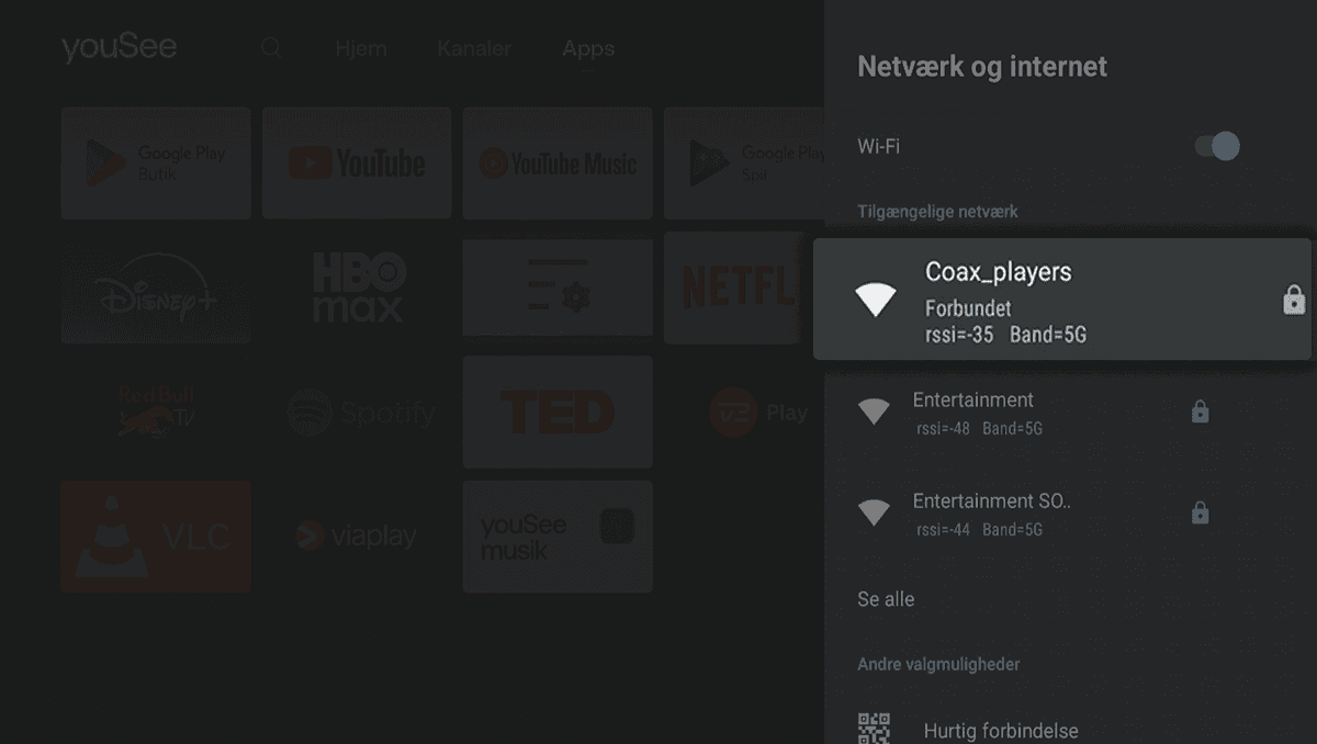 Mørk drop down menu, hvor kategorien Netværk og internet er åbnet. Netværket Coax_players er markeret som forbundet.